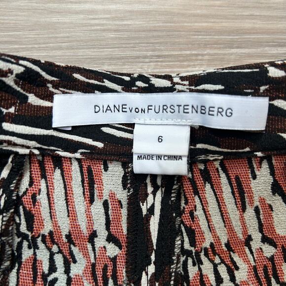 Diane von Furstenberg Abstract Pleated Skirt Brown White Size 6 A-Line - Picture 4 of 6
